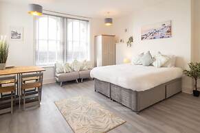 Host Stay Harbour Lights