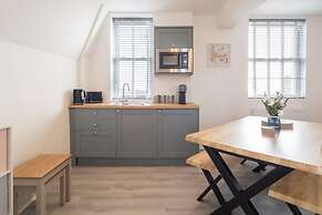 Host Stay The Crow s Nest