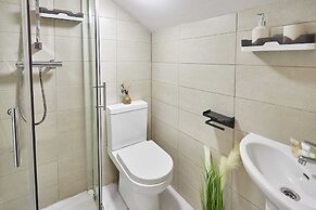 Host Stay Trafalgar Road