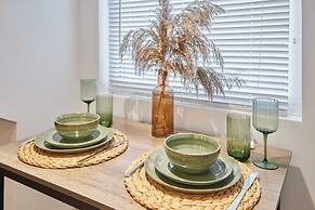 Host Stay Trafalgar Road