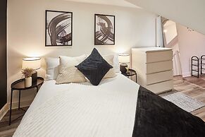 Host Stay Trafalgar Road