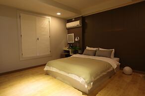 RIVER HOTEL NAMWON
