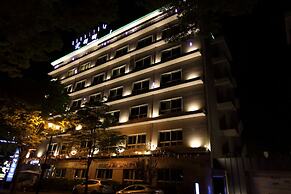 RIVER HOTEL NAMWON