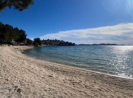 Tranquil Tides Drage Mobile Home With Terrace and Sea View