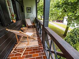 Rustic and Radiant Retreat Apartments With Terrace