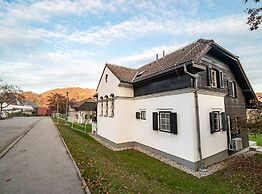 Rustic and Radiant Retreat Apartments With Terrace