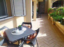 Charming One Bedroom Apartment Povljana