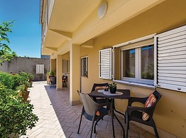 Charming One Bedroom Apartment Povljana