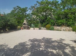 Charming One Bedroom Apartment Povljana