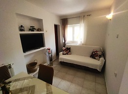 Charming One Bedroom Apartment Povljana