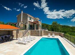 Authentic Villa Banić