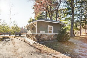 4 Mi to Main Street: Riverfront Minnesota Cabin