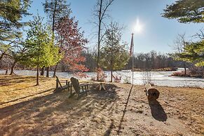 4 Mi to Main Street: Riverfront Minnesota Cabin