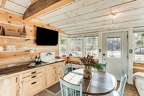 4 Mi to Main Street: Riverfront Minnesota Cabin