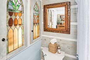 4 Mi to Main Street: Riverfront Minnesota Cabin