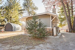 4 Mi to Main Street: Riverfront Minnesota Cabin