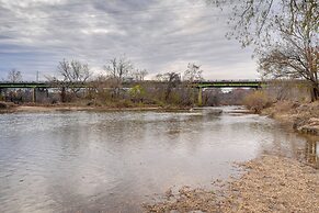 Walk to Beach: Historical Fredericksburg Home