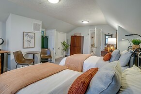 Walk to Beach: Historical Fredericksburg Home