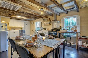 Walk to Beach: Historical Fredericksburg Home