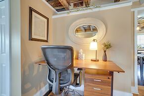 Walk to Beach: Historical Fredericksburg Home