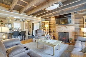 Walk to Beach: Historical Fredericksburg Home