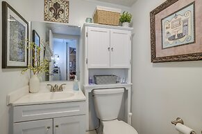 Walk to Beach: Historical Fredericksburg Home