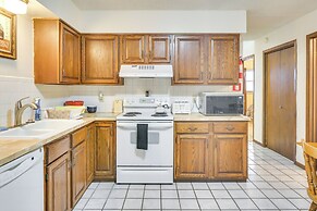 5 Mi to Hutchinson Attractions: Cozy Apt