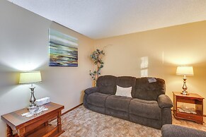 5 Mi to Hutchinson Attractions: Cozy Apt