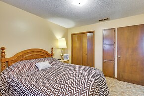 5 Mi to Hutchinson Attractions: Cozy Apt