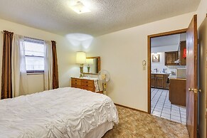 5 Mi to Hutchinson Attractions: Cozy Apt