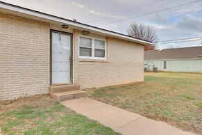 5 Mi to Hutchinson Attractions: Cozy Apt