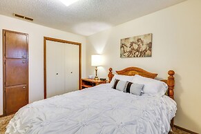 5 Mi to Hutchinson Attractions: Cozy Apt