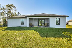 Chic Retreat w/ Lanai in Fort Myers!