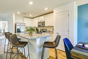 Chic Retreat w/ Lanai in Fort Myers!