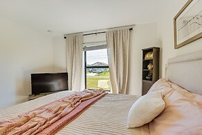 Chic Retreat w/ Lanai in Fort Myers!