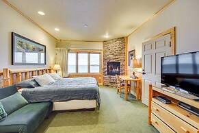 Pool & Lake Access: Northern Lakes Retreat!