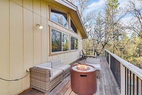 Deck + Fire Pit: Pine Mountain Lake Getaway!