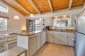 Deck + Fire Pit: Pine Mountain Lake Getaway!