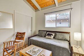 Deck + Fire Pit: Pine Mountain Lake Getaway!