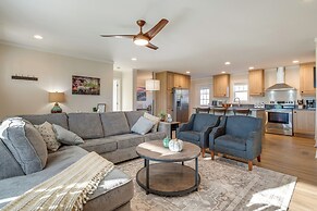 Near Wineries: Hendersonville Home w/ Mtn Views!