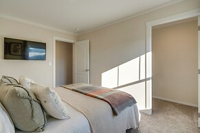 Near Wineries: Hendersonville Home w/ Mtn Views!