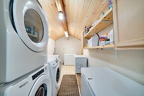 Studio Steps to Kenai River w/ Fire Pit!