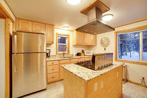 Studio Steps to Kenai River w/ Fire Pit!