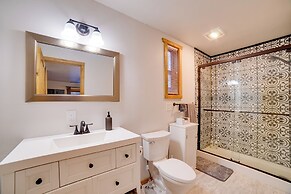 Studio Steps to Kenai River w/ Fire Pit!