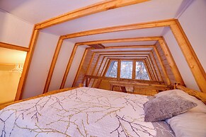 Studio Steps to Kenai River w/ Fire Pit!