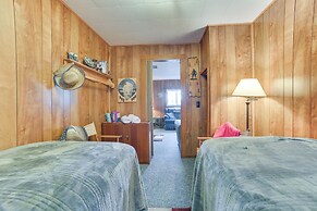 Deck, Grill & Views: Lakefront Cottage in Harrison