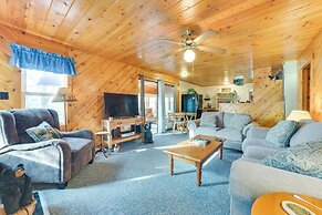 Deck, Grill & Views: Lakefront Cottage in Harrison