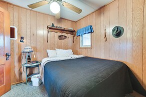 Deck, Grill & Views: Lakefront Cottage in Harrison