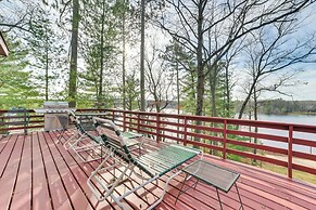 Deck, Grill & Views: Lakefront Cottage in Harrison