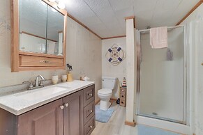 Deck, Grill & Views: Lakefront Cottage in Harrison